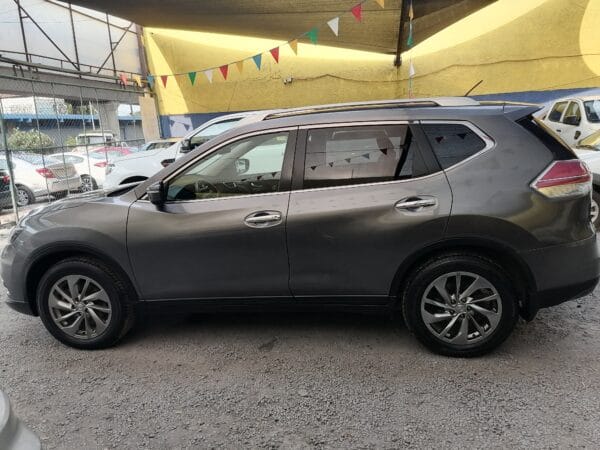 NISSAN XTRAIL ADVANCE 2017 3 FILAS