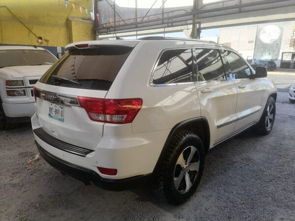 JEEP GRAND CHEROKEE 4X4 LAREDO