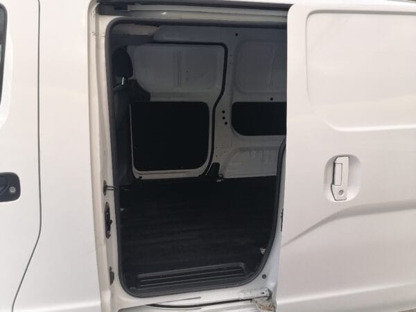 NISSAN NV200 2015