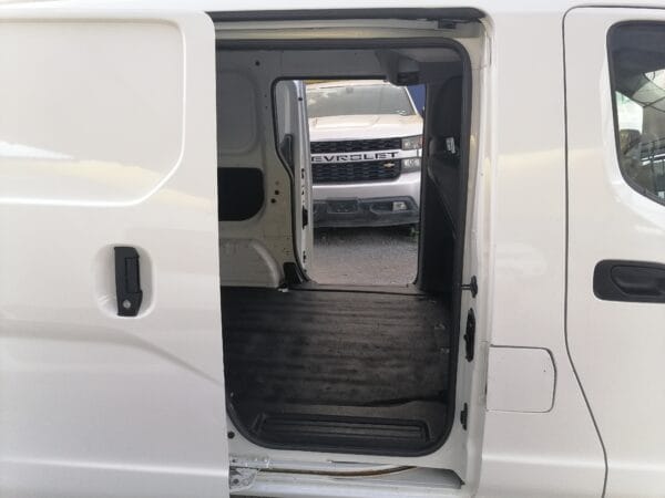 NISSAN NV200 2015