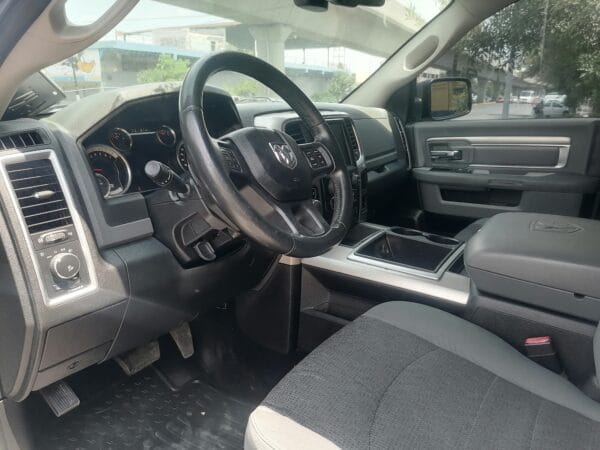 DODGE RAM 1500 BIG HORN 2015