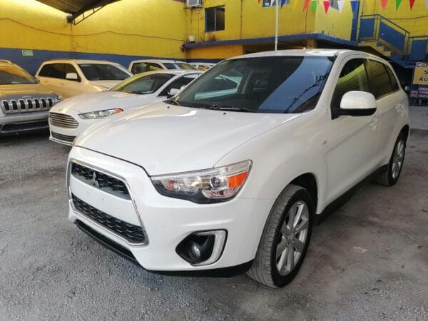 MITSUBISHI OUTLANDER 2015