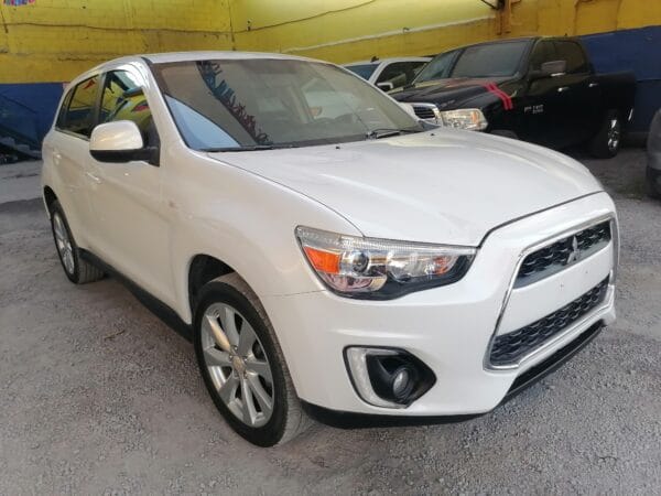 MITSUBISHI OUTLANDER 2015