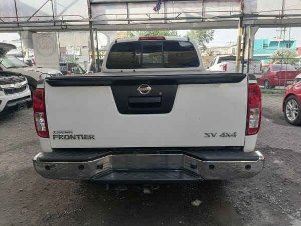NISSAN FRONTIER 4X4 2016