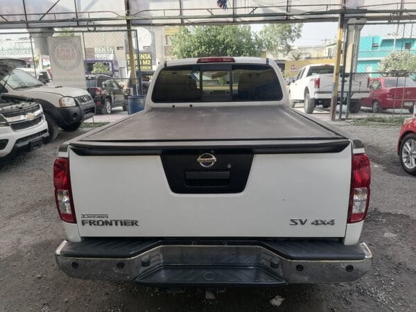 NISSAN FRONTIER 4X4 2016