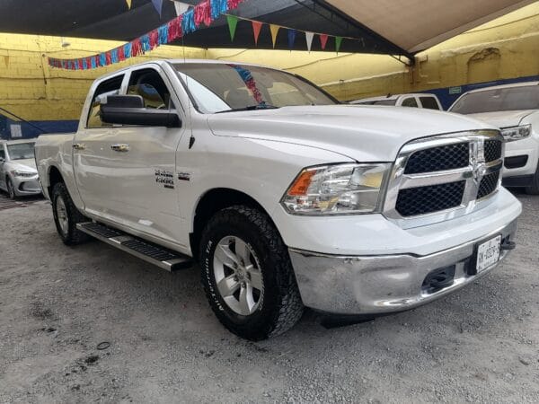 DODGE RAM SLT 4X4 2019