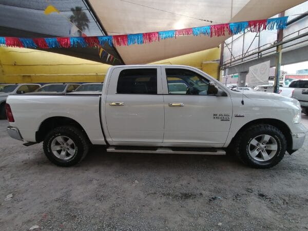DODGE RAM SLT 4X4 2019