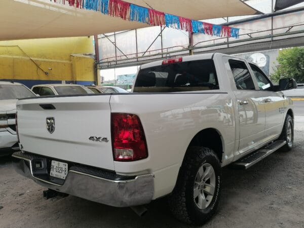 DODGE RAM SLT 4X4 2019