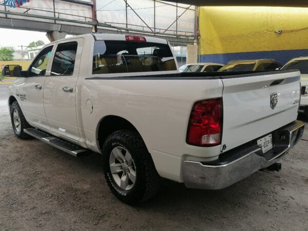 DODGE RAM SLT 4X4 2019