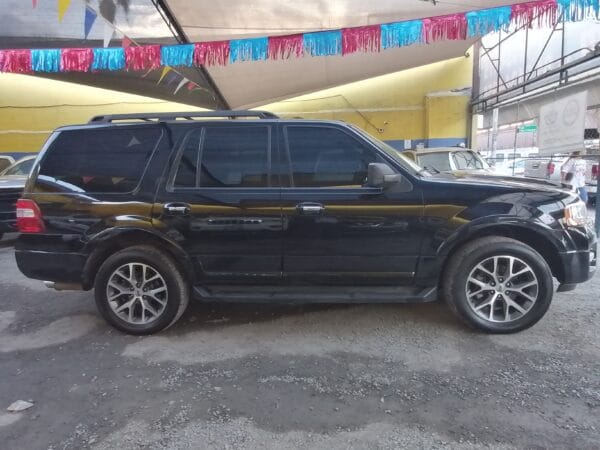 FORD EXPEDITION XLT 4X4 2016