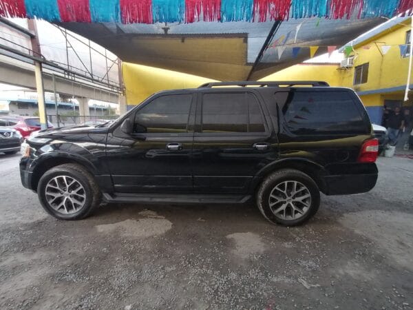 FORD EXPEDITION XLT 4X4 2016