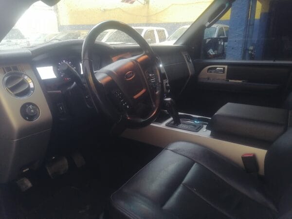 FORD EXPEDITION XLT 4X4 2016