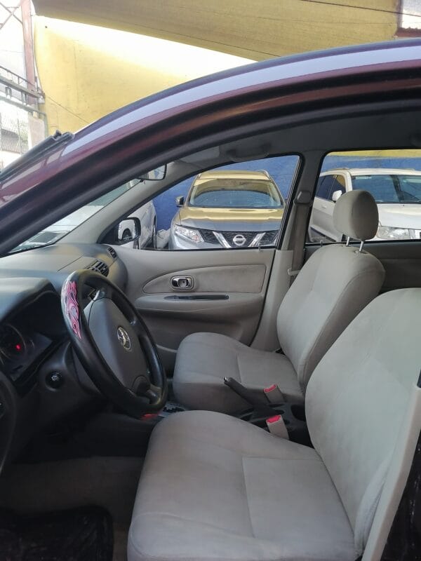 TOYOTA AVANZA 2011
