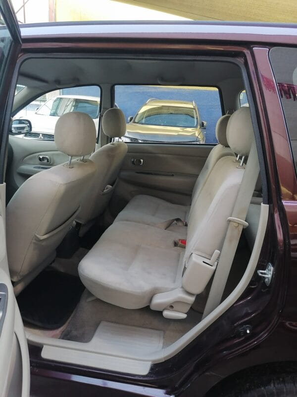 TOYOTA AVANZA 2011