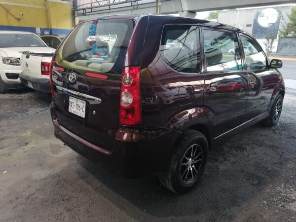TOYOTA AVANZA 2011