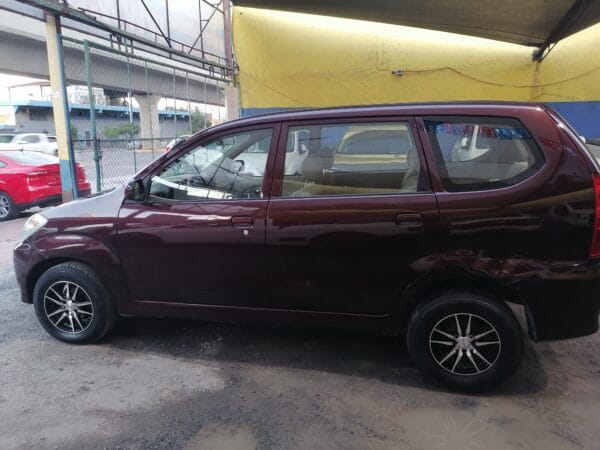 TOYOTA AVANZA 2011