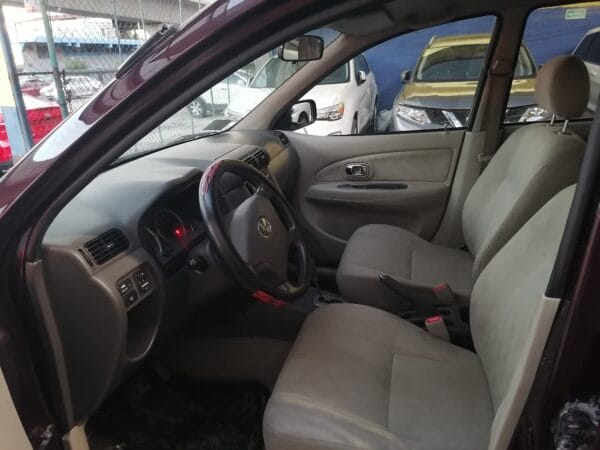 TOYOTA AVANZA 2011