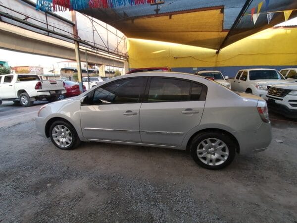 NISSAN SENTRA 2011