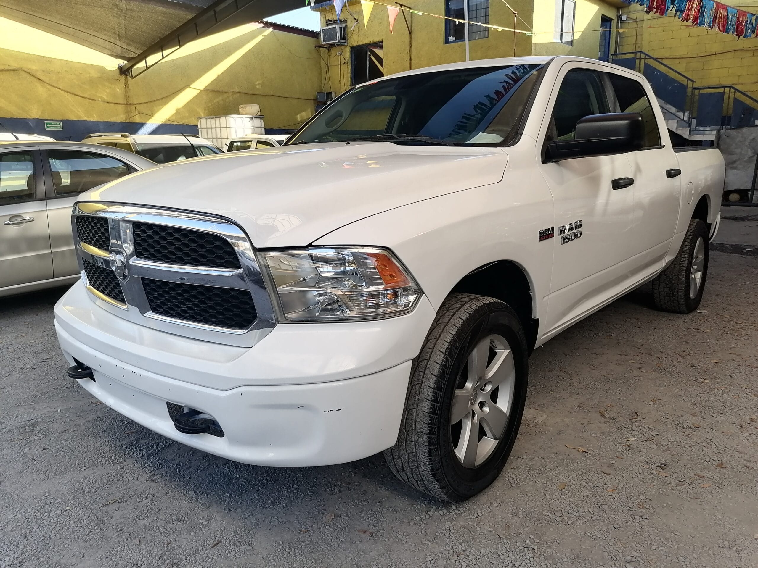 RAM 4X4 DOBLE CABINA MEXICANA 100%