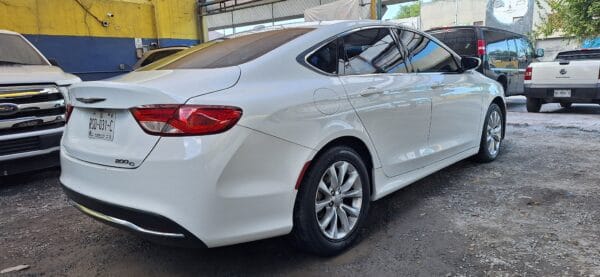 CHRYSLER 200C 2015