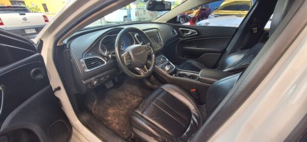 CHRYSLER 200C 2015