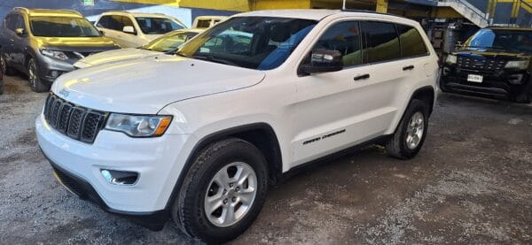 JEEP GRAND CHEROKEE LAREDO 2017