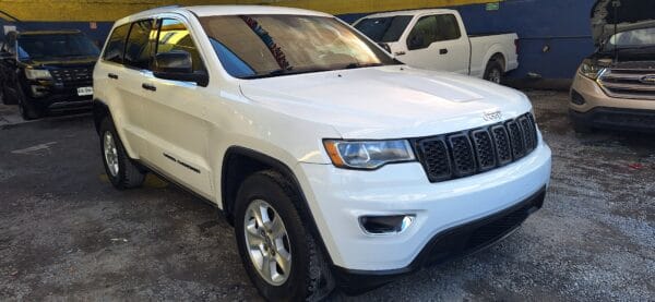 JEEP GRAND CHEROKEE LAREDO 2017