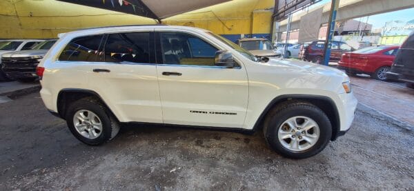 JEEP GRAND CHEROKEE LAREDO 2017