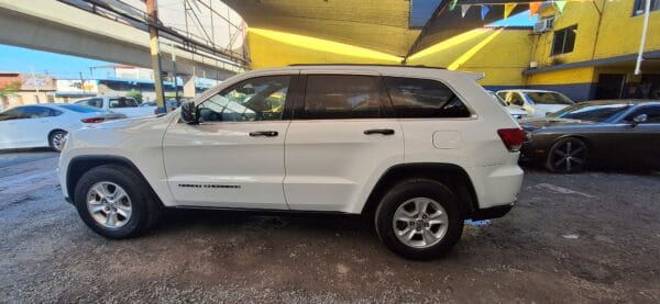 JEEP GRAND CHEROKEE LAREDO 2017