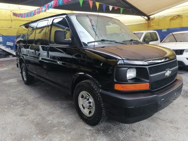 CHEVROLET EXPRESS VAN 2017 DE 12 PASAJEROS