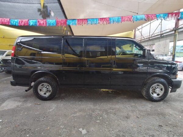 CHEVROLET EXPRESS VAN 2017 DE 12 PASAJEROS