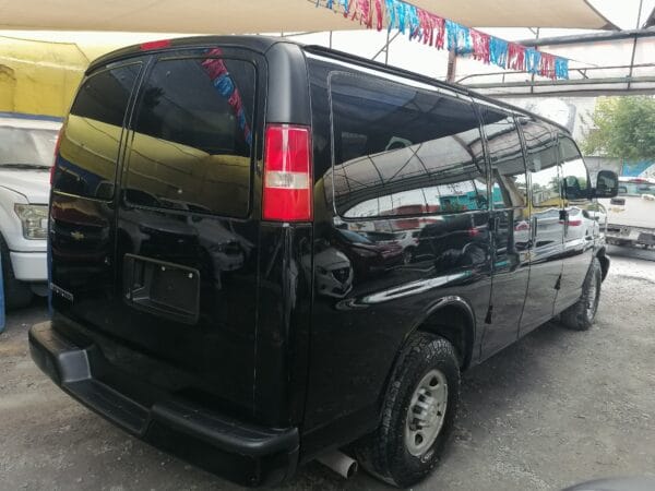 CHEVROLET EXPRESS VAN 2017 DE 12 PASAJEROS