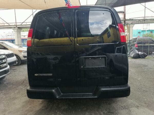 CHEVROLET EXPRESS VAN 2017 DE 12 PASAJEROS