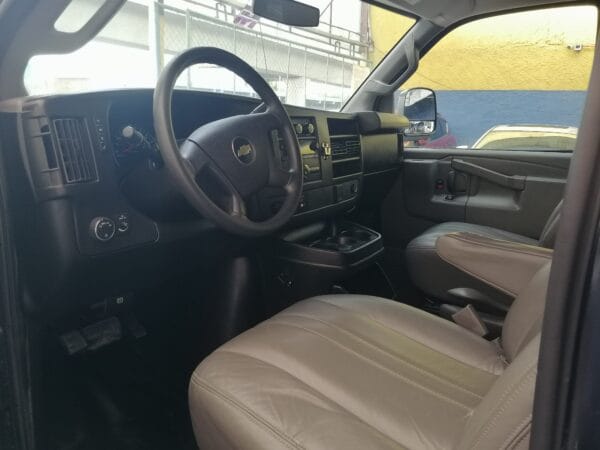 CHEVROLET EXPRESS VAN 2017 DE 12 PASAJEROS