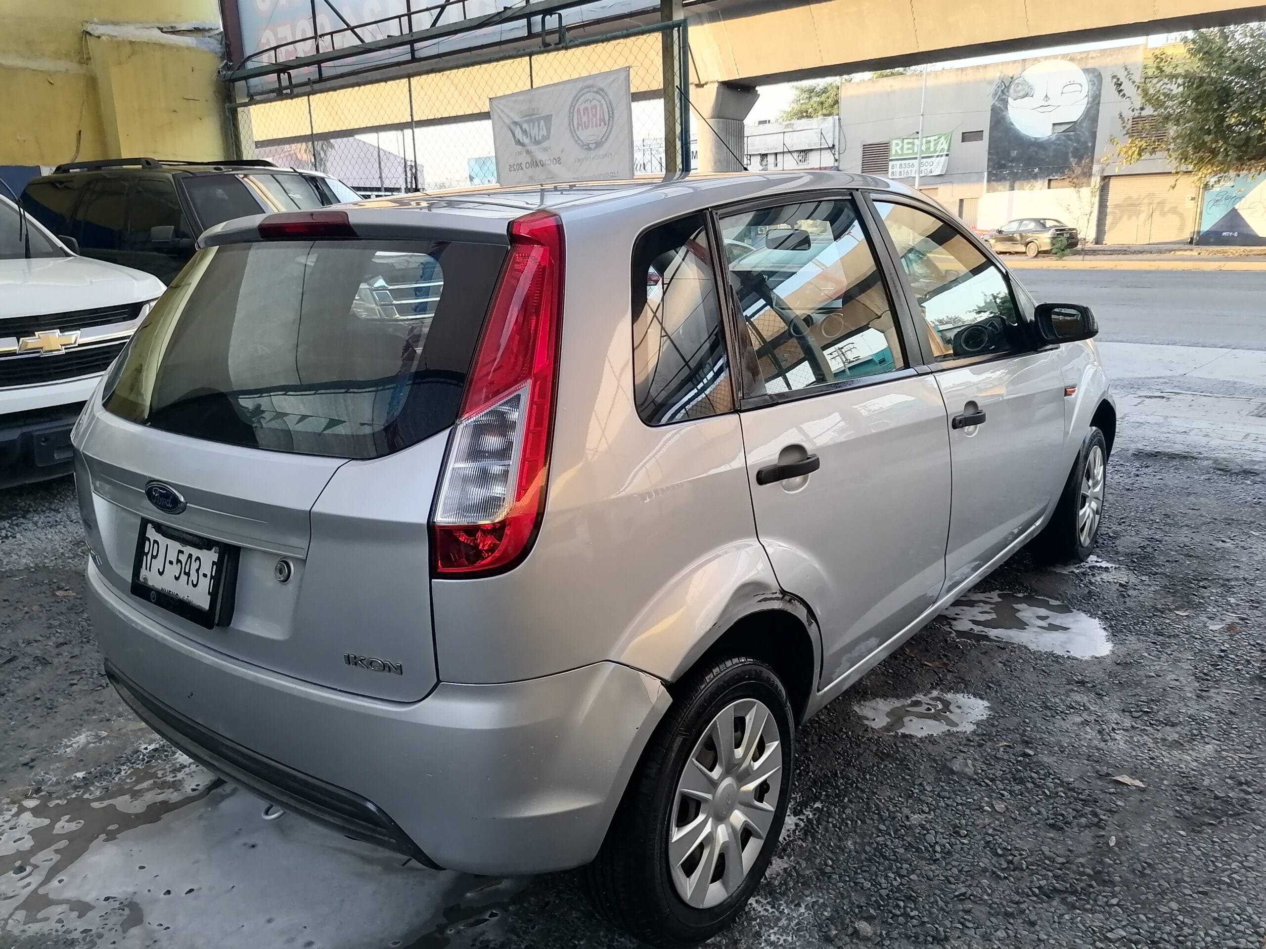 Ford IKON 2013 - Image 6