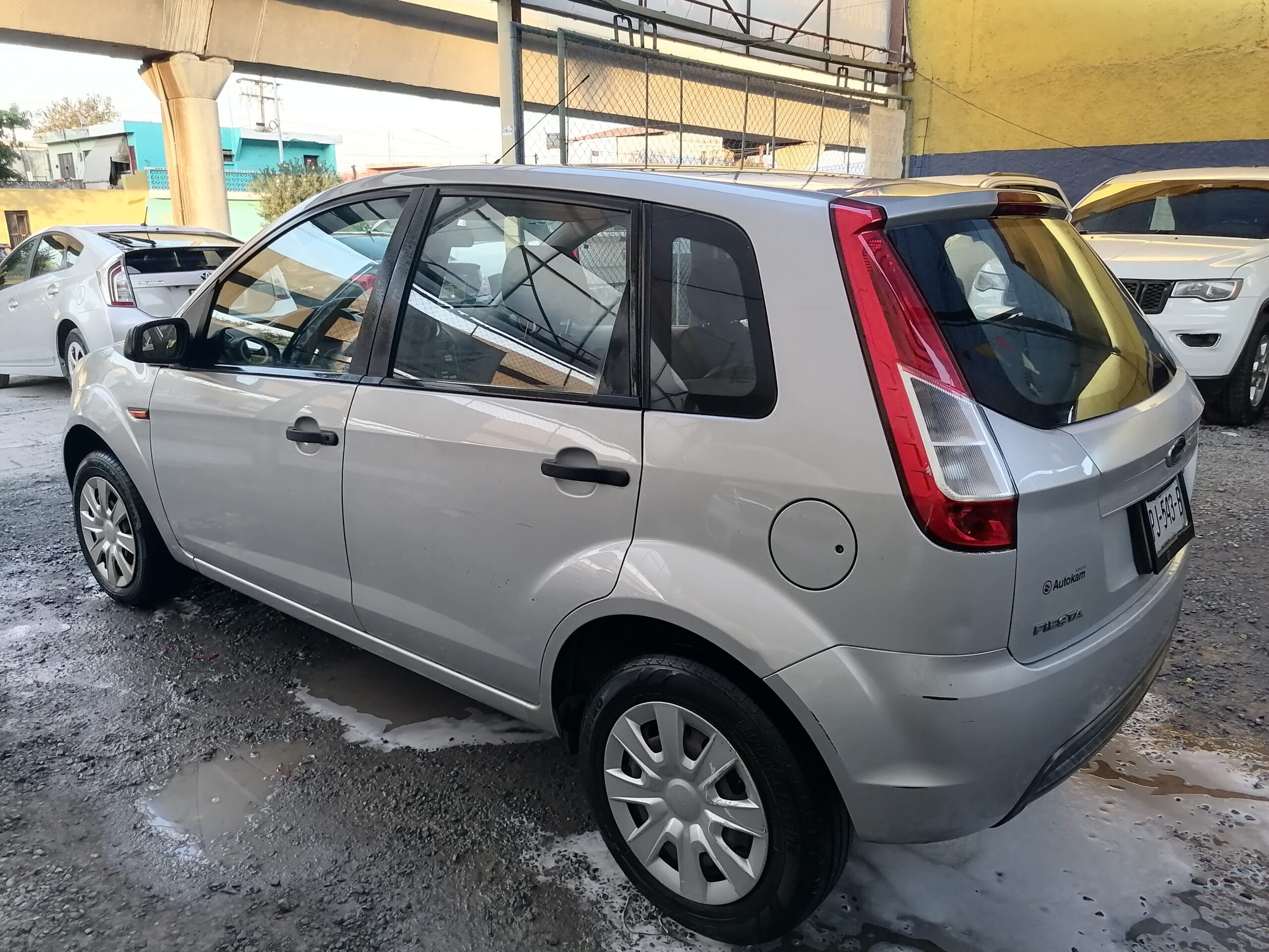 Ford IKON 2013 - Image 8