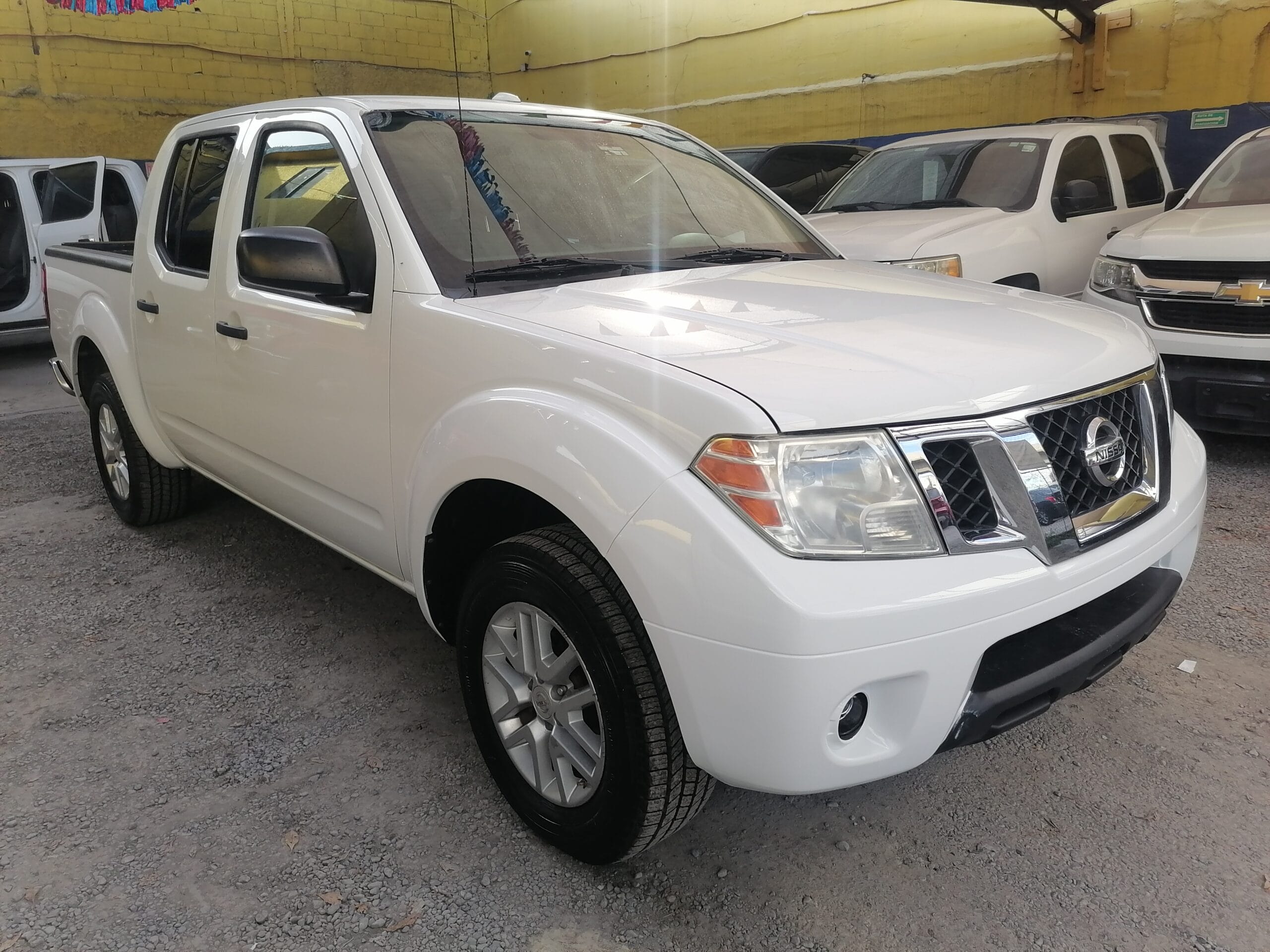 Nissan FRONTIER DOBLE CABINA 2016 - Image 4