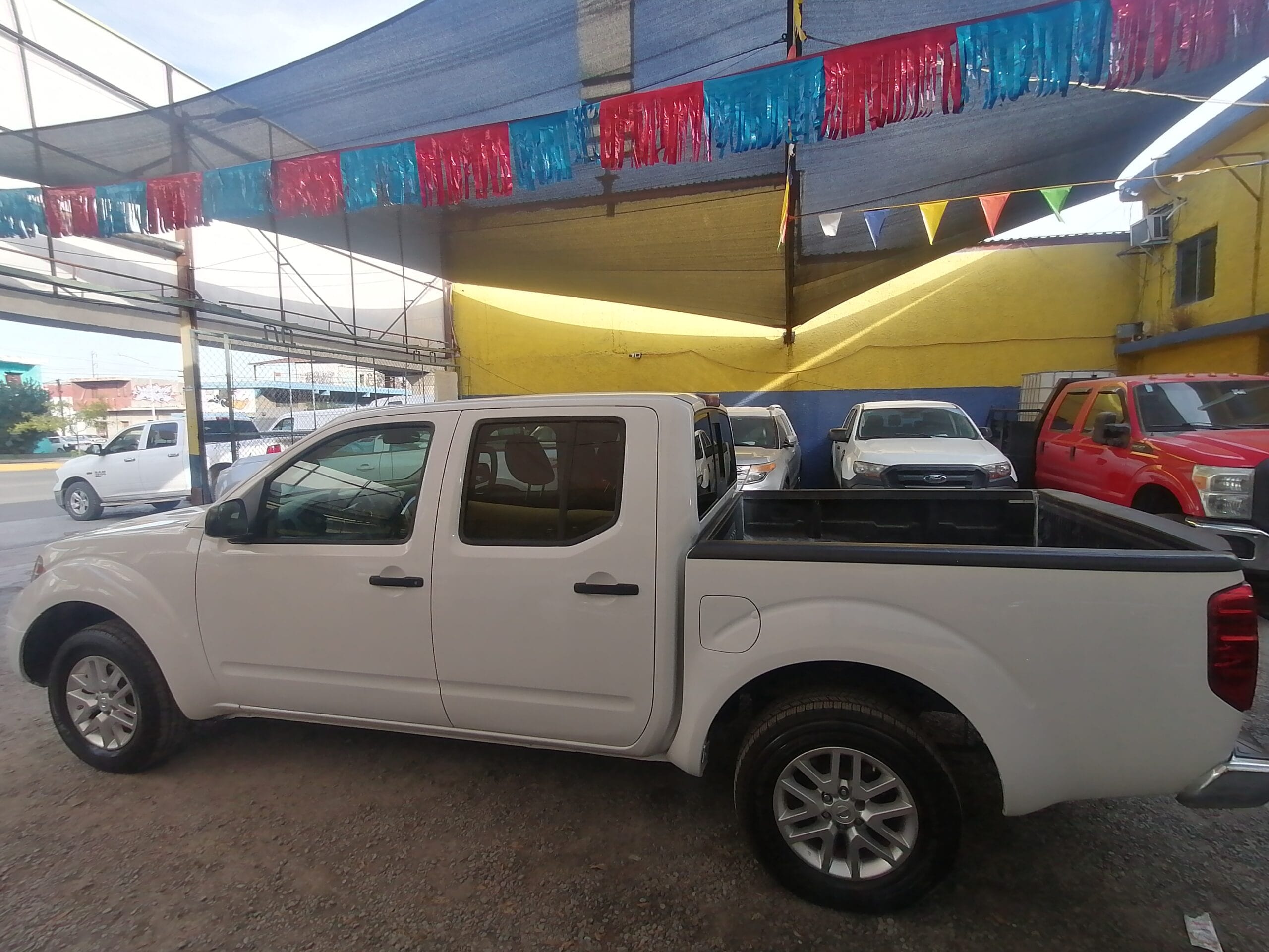 Nissan FRONTIER DOBLE CABINA 2016 - Image 9