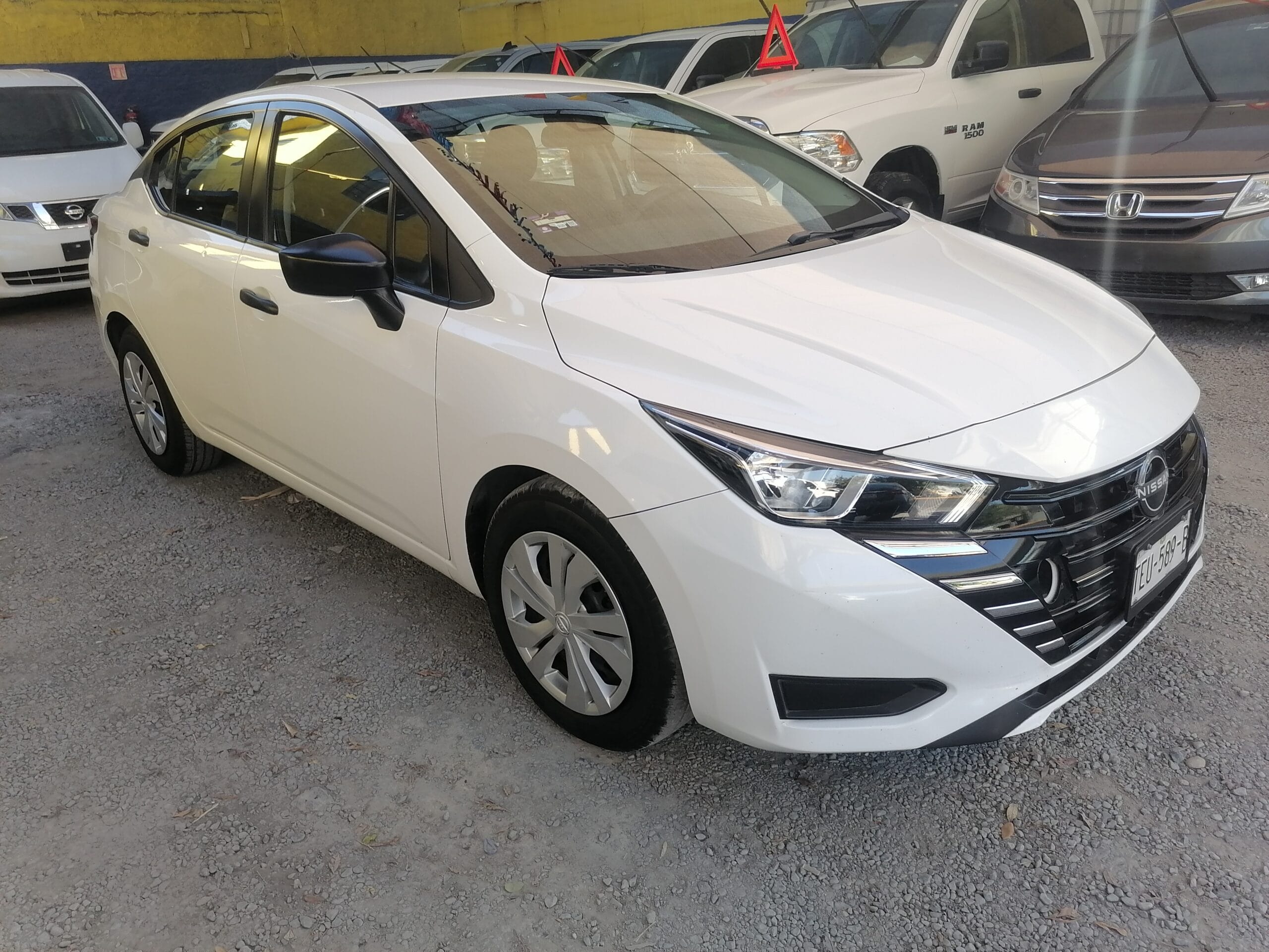 Nissan Versa Sense 2024 - Image 4