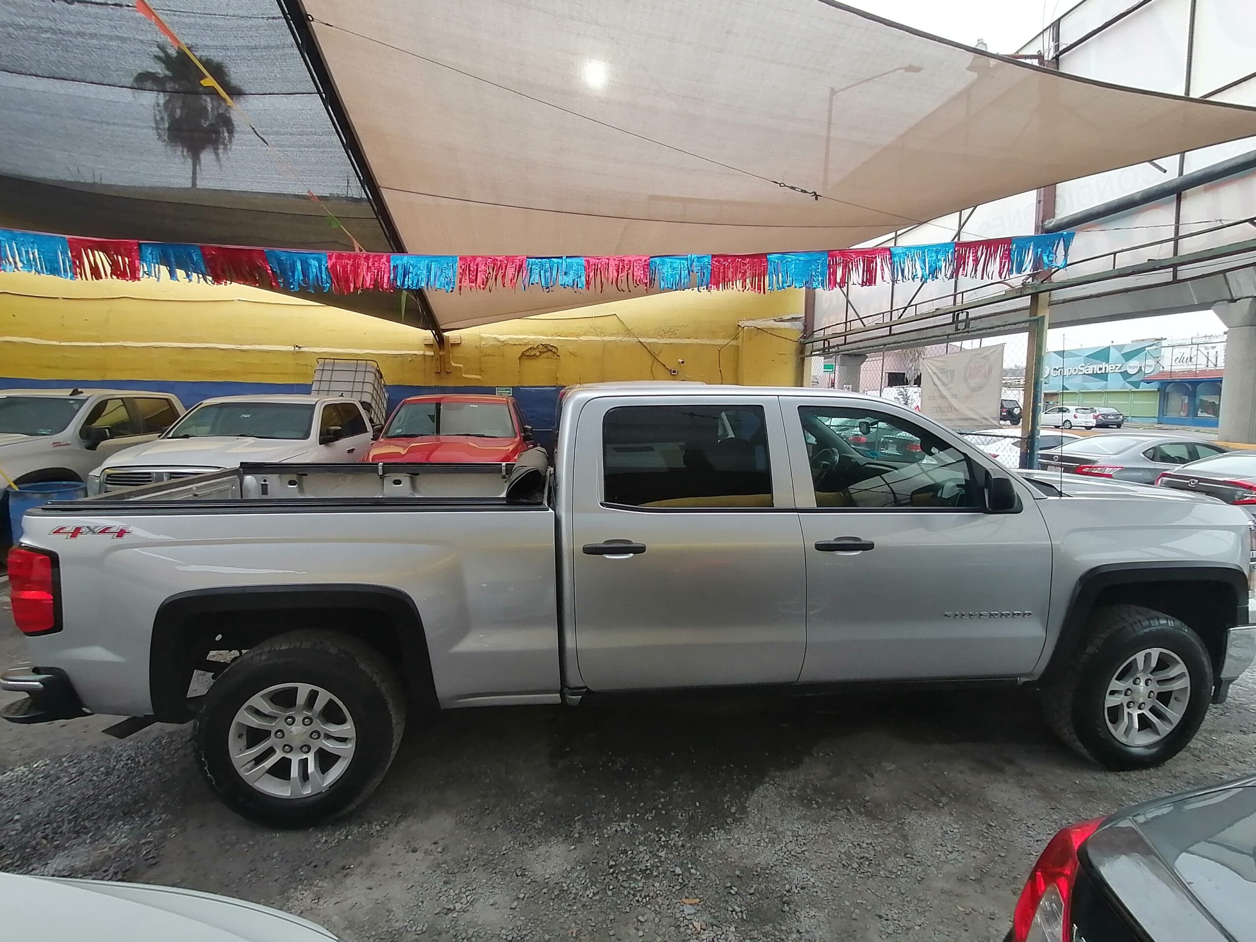 Chevrolet SILVERADO 4X4 DOBLE CABINA - Image 8