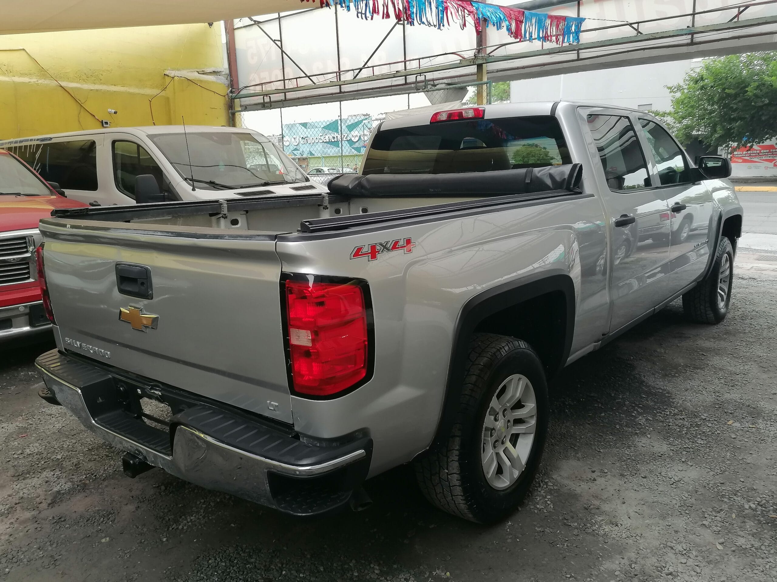 Chevrolet SILVERADO 4X4 DOBLE CABINA - Image 7