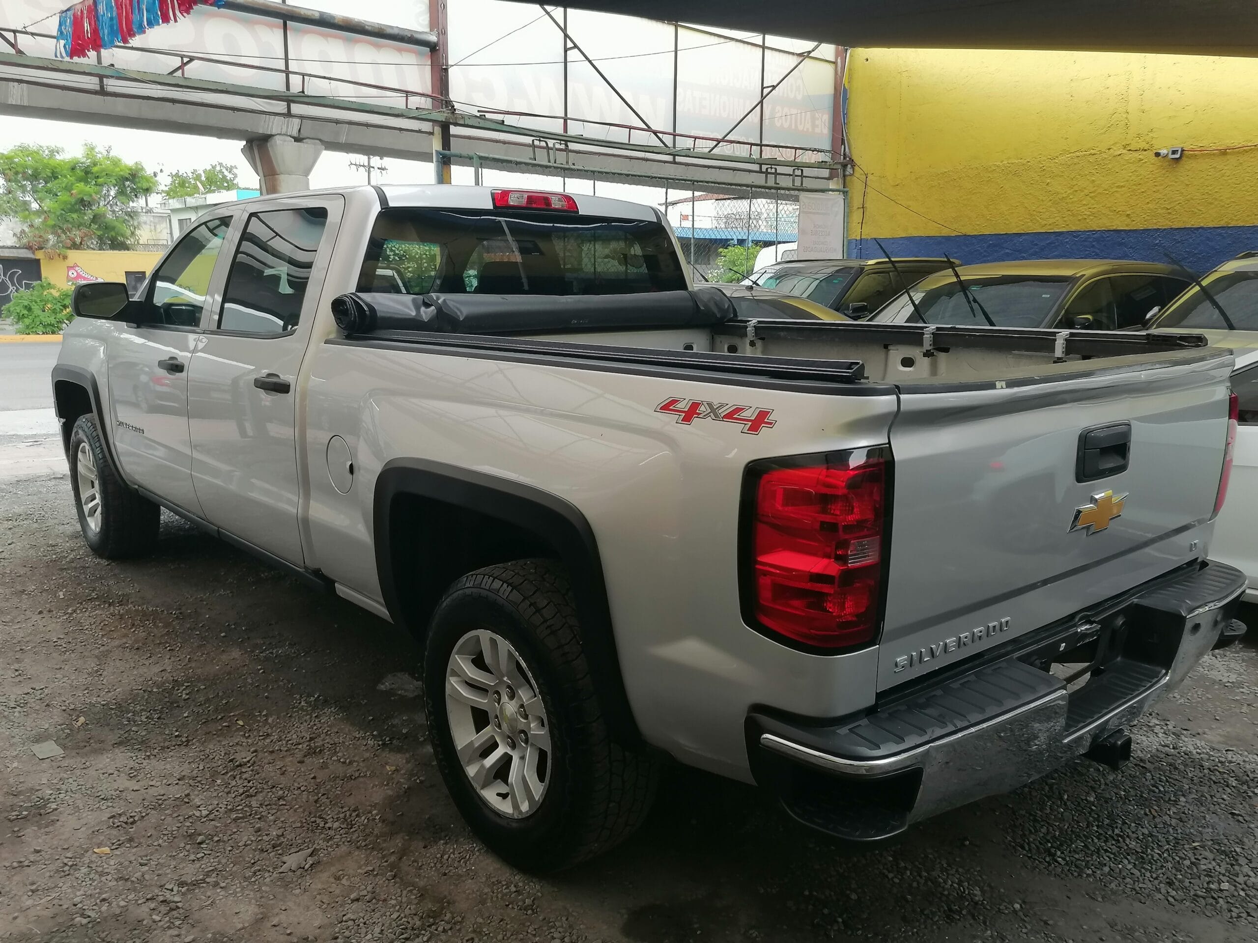 Chevrolet SILVERADO 4X4 DOBLE CABINA - Image 5