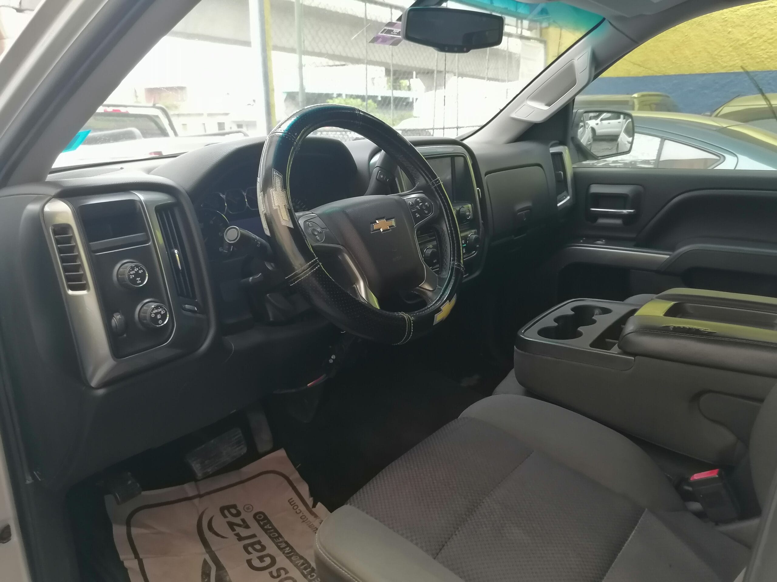Chevrolet SILVERADO 4X4 DOBLE CABINA - Image 10