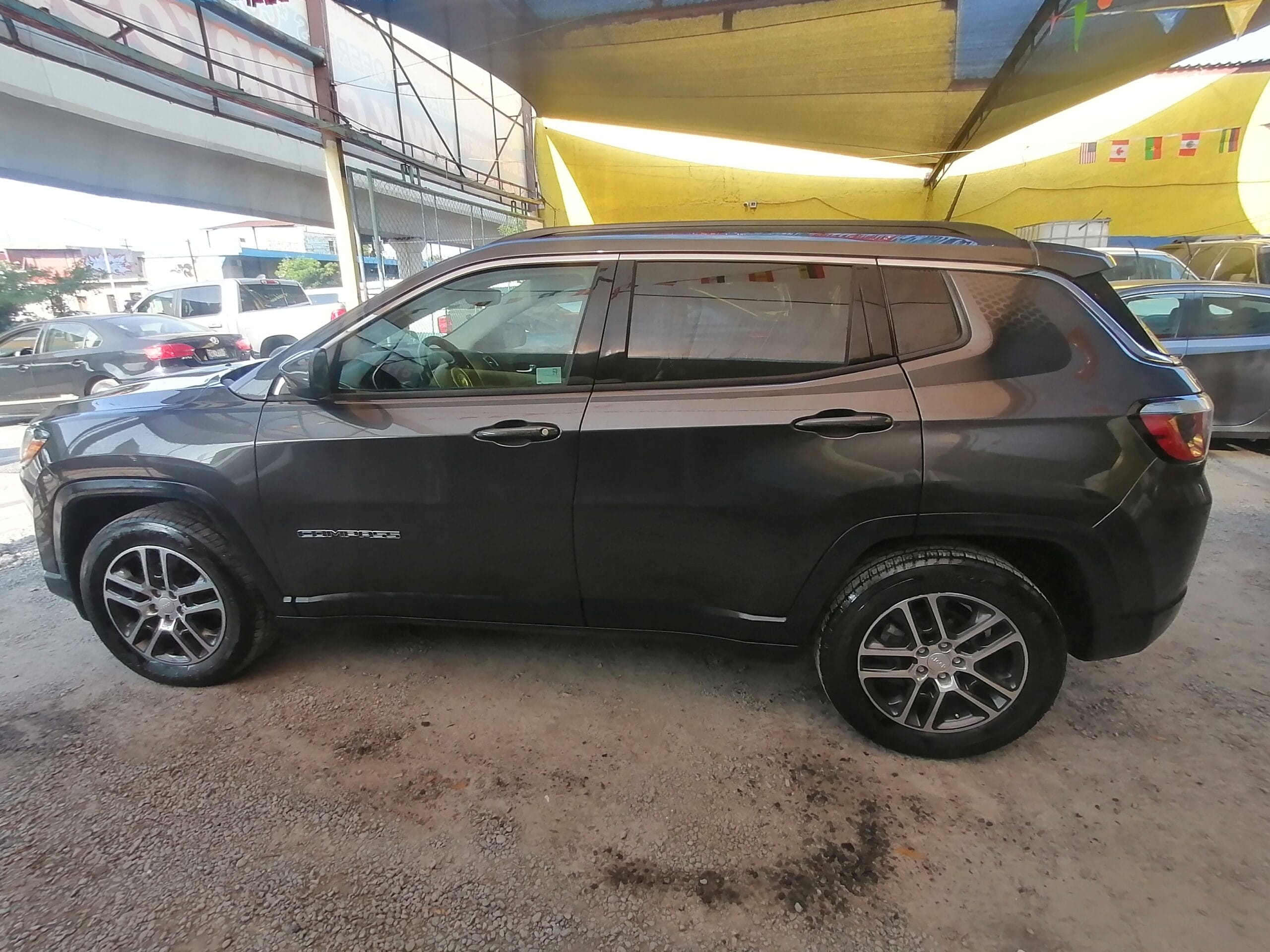 JEEP COMPASS LATITUDE 2018 - Image 9