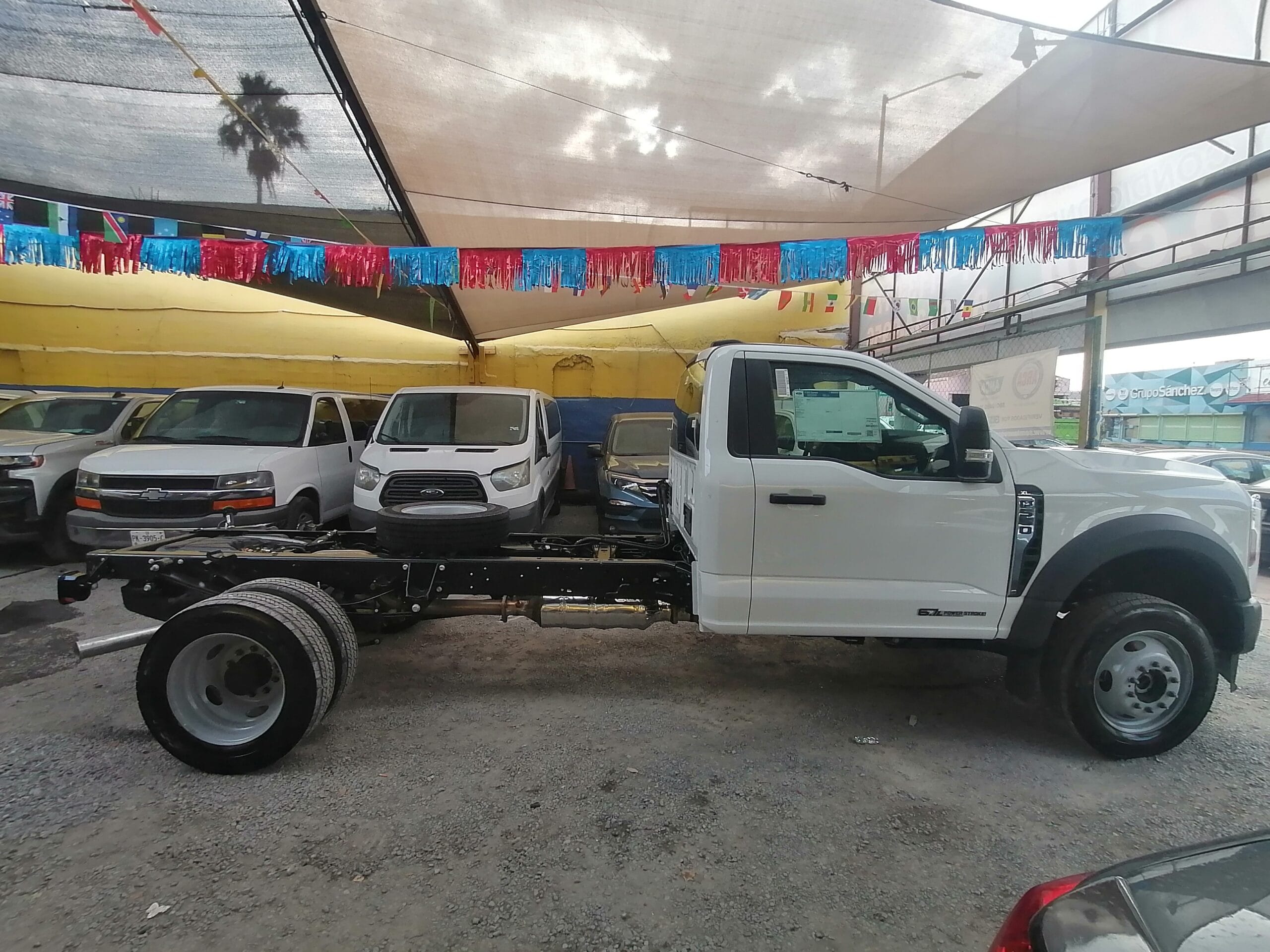 F550 XL DIESEL 2026 - Image 8