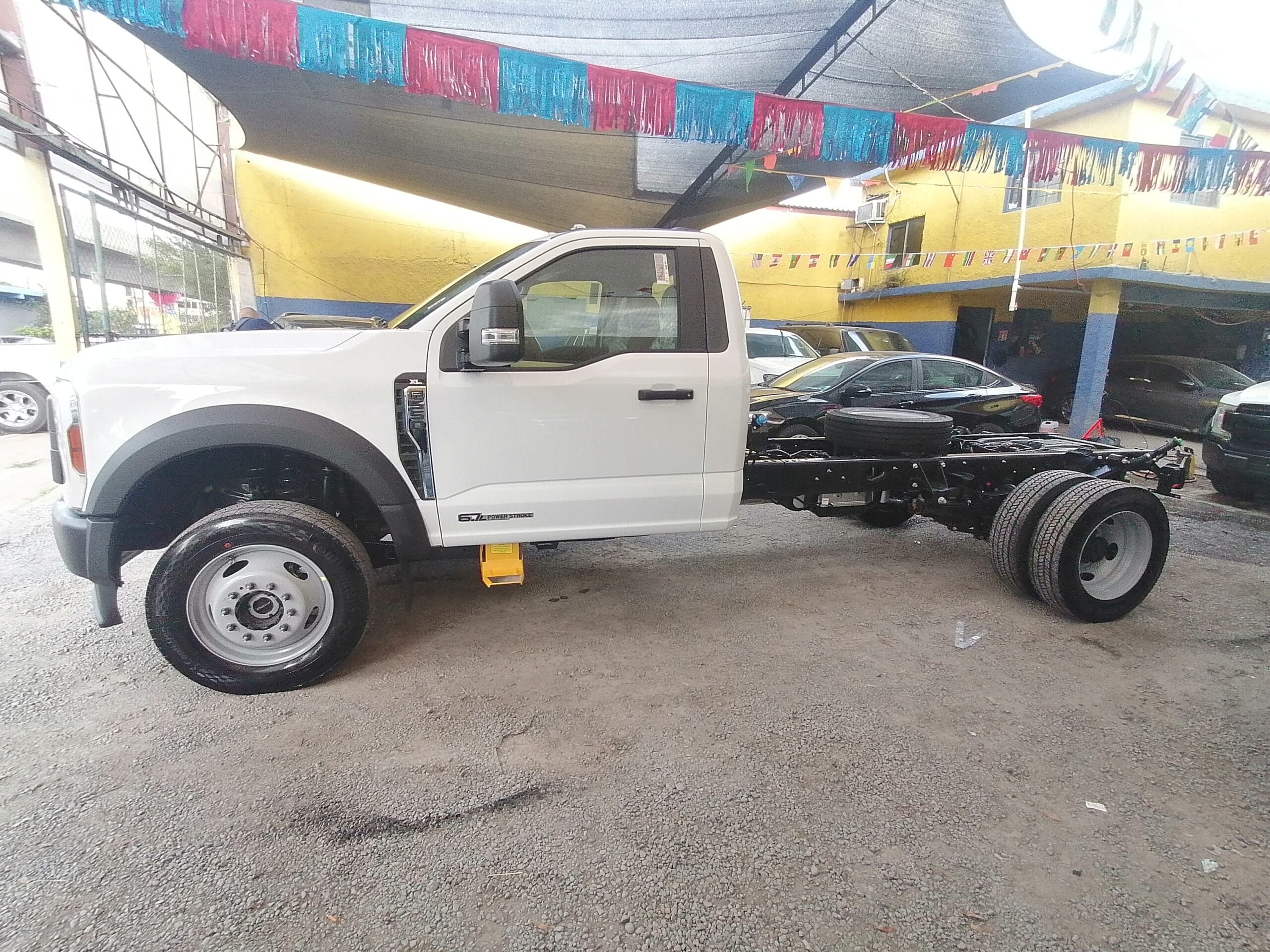 F550 XL DIESEL 2026 - Image 9