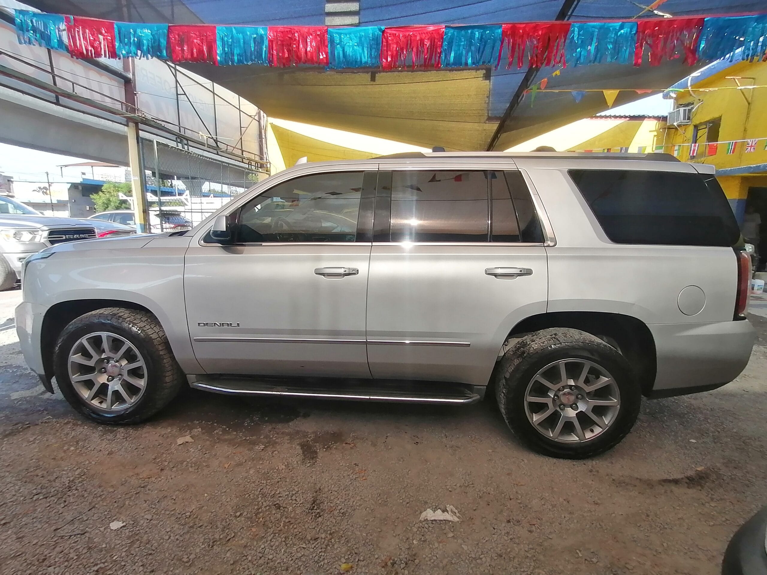 YUKON DENALI 4X4 2018 - Image 9
