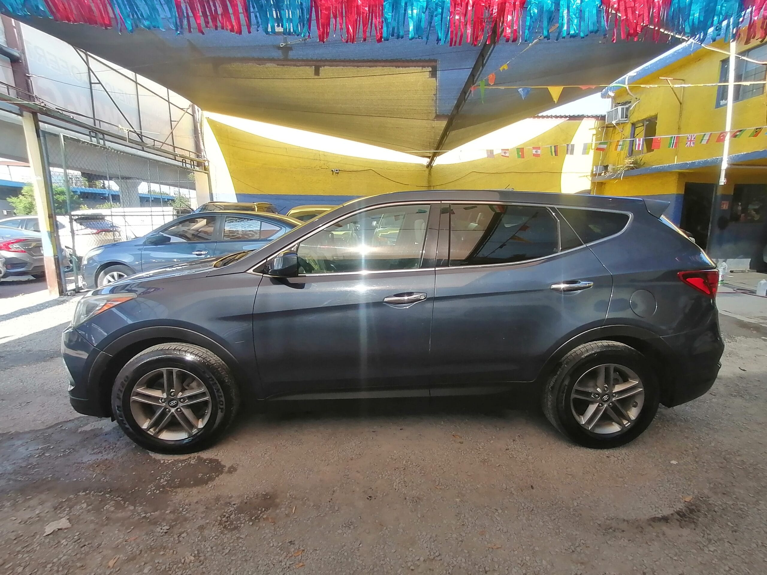HYUNDAI SANTA FE 2017 - Image 9