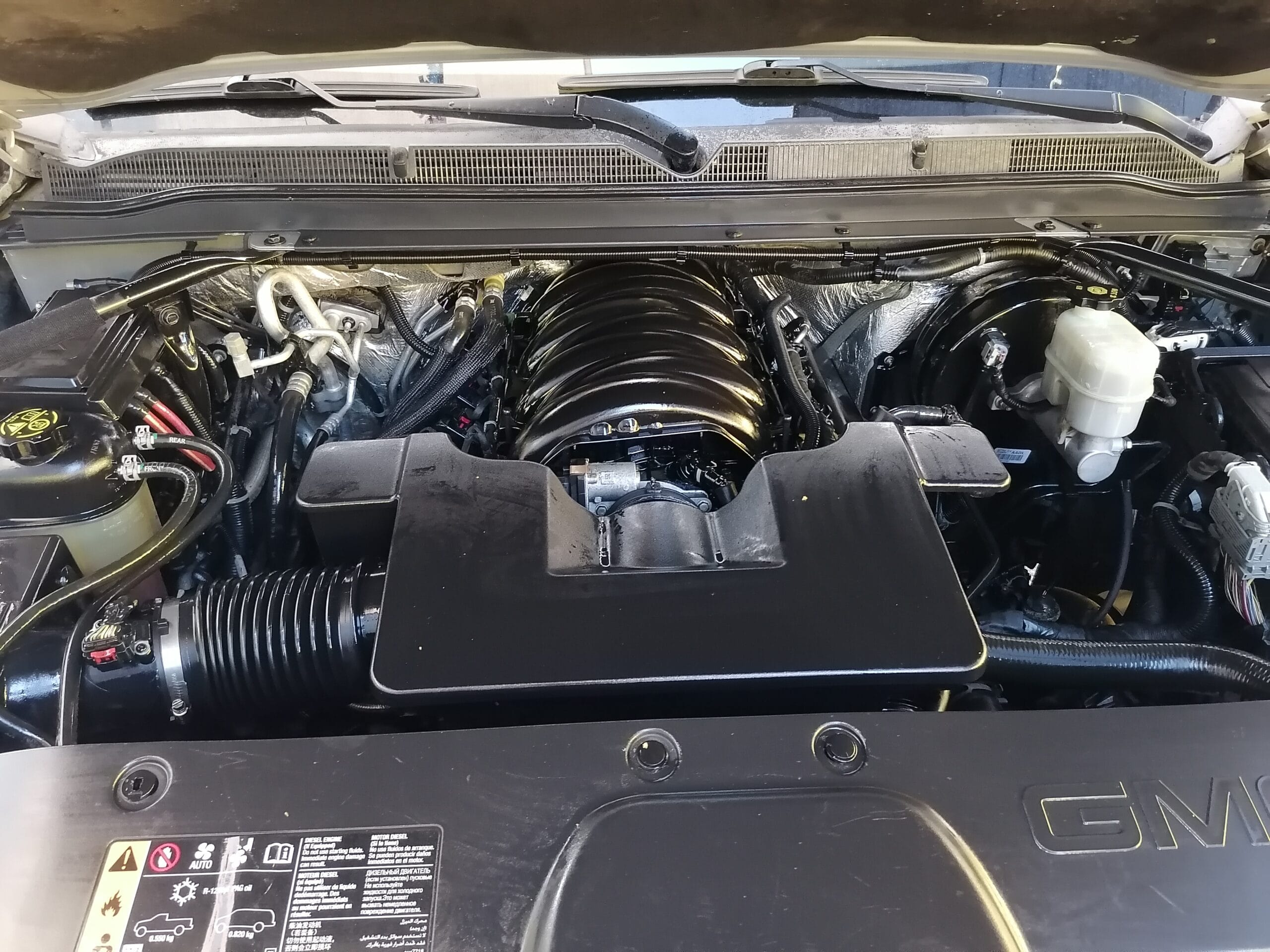 YUKON DENALI 4X4 2018 - Image 10