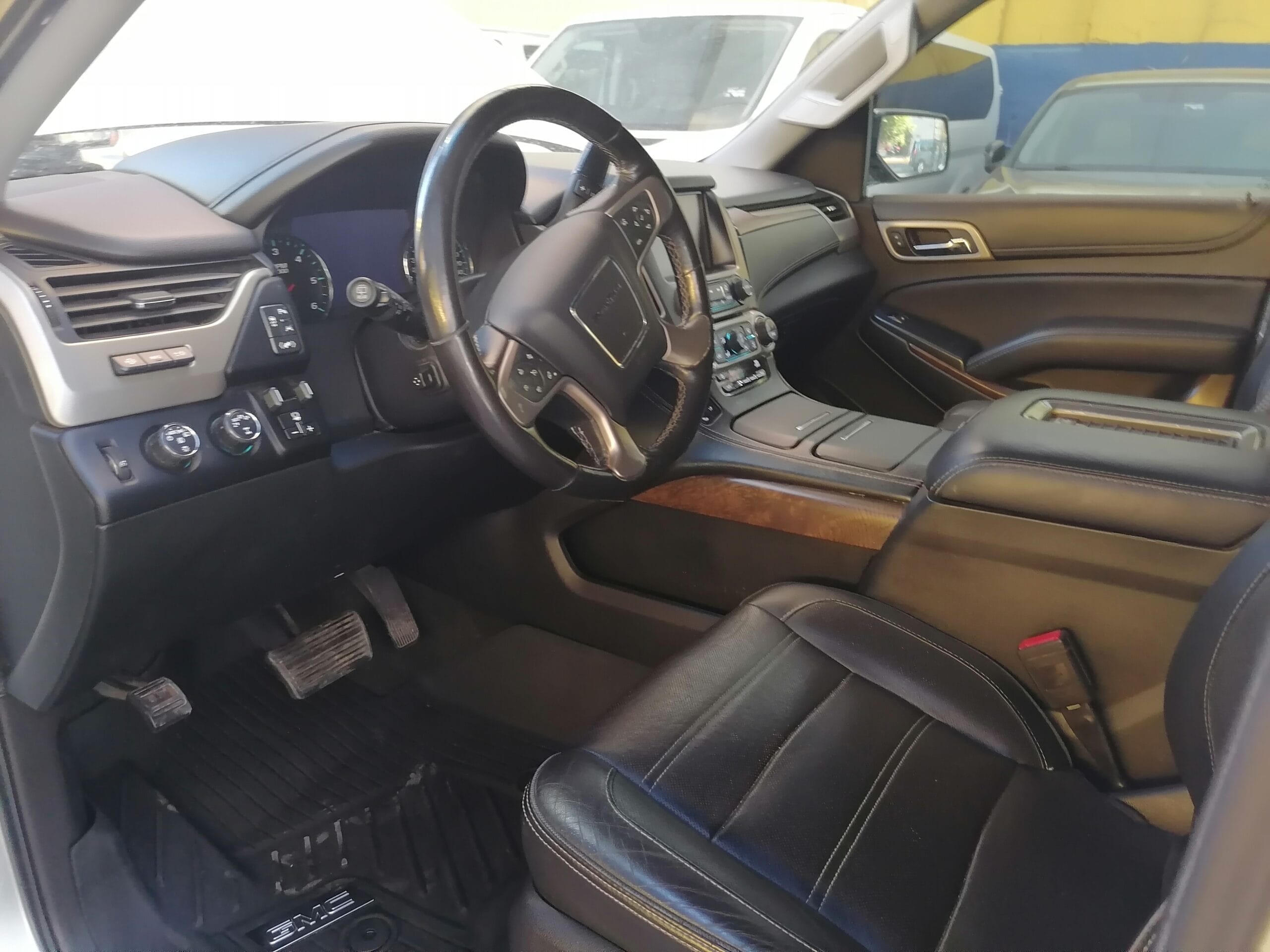 YUKON DENALI 4X4 2018 - Image 11